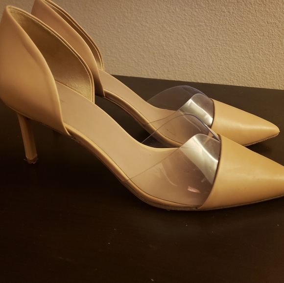 Size 11 Diane Von Furstenberg beige heels - Picture 1 of 5